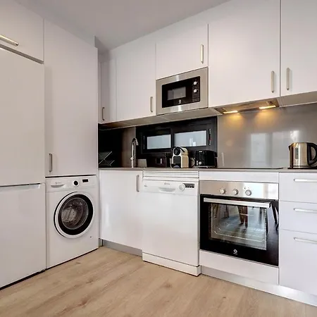 Charming 2 Bedroom Flat In * Estepona