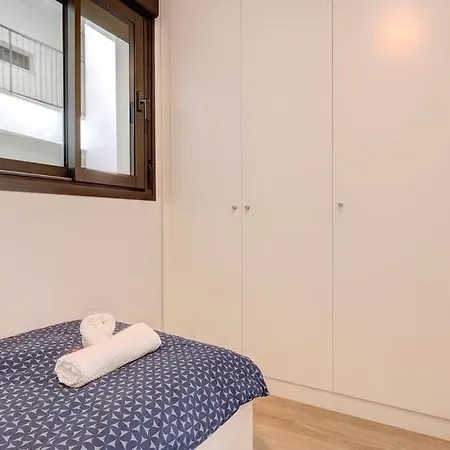 Charming 2 Bedroom Flat In Διαμέρισμα