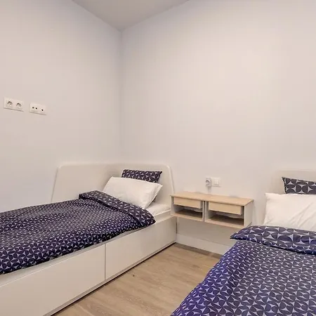 Charming 2 Bedroom Flat In Appartement