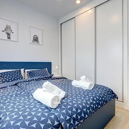 Charming 2 Bedroom Flat In * Εστεπόνα